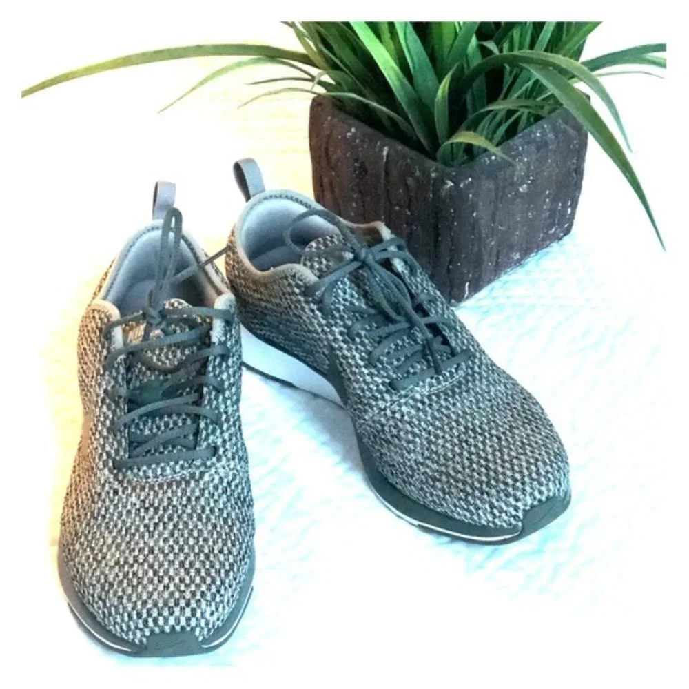 Nike Dualtone Racer Size 8